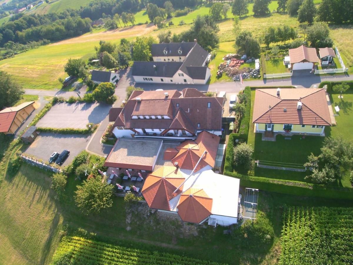 Pension Restaurant Rosenberg Jennersdorf Buitenkant foto