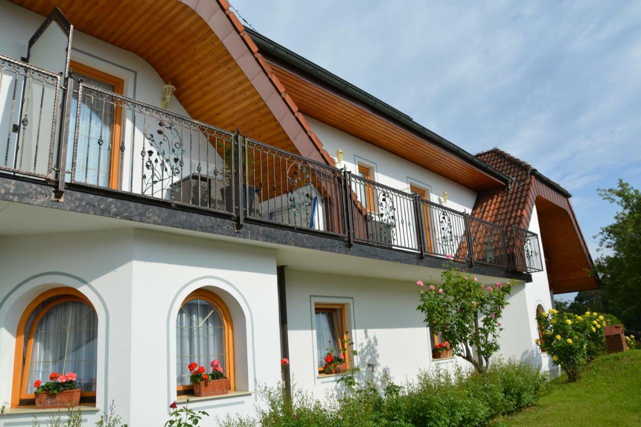 Pension Restaurant Rosenberg Jennersdorf Buitenkant foto